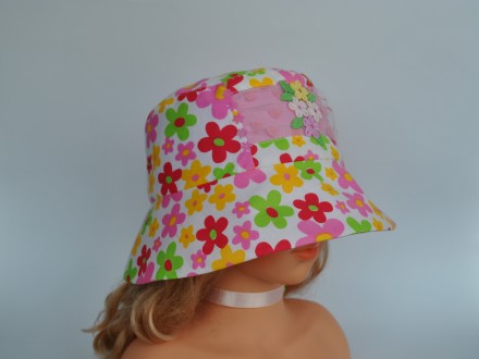 Летняя панама для девочки выполнена из 100% хлопковой ткани в разноцветный цвето. . фото 5
