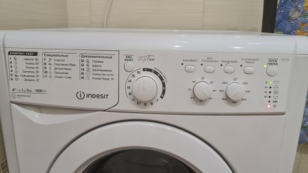 Продам стиральную машину Indesit в отличном состояние . Использовалась чуть боле. . фото 3