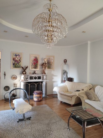 Продам 6 комнатную элитную квартиру, в Центре. Днепр. фото 1 Продам 6 комнатную элитную квартиру, в Центре. Днепр. фото 1