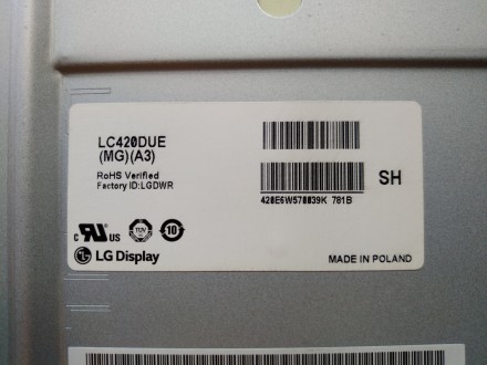 Плата снята с работоспособного телевизора LG 42LF580V с механическим повреждение. . фото 7
