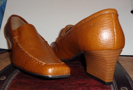 Совершенно НОВЫЕ женские туфли в отличном состоянии.

Фабричная Турция.

Мал. . фото 4