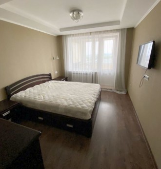 Продам 2-комнатную квартиру на Малиновского, Солнечный. 
Просторная и светлая кв. . фото 6