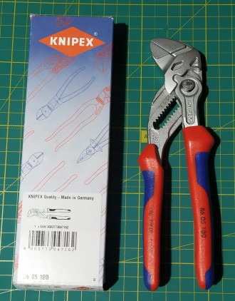 Клещи переставные Knipex 86 05 180, гаечный ключ
Заменяют полный набор гаечных . . фото 2