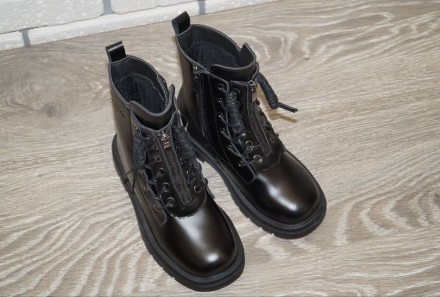 Нарядные демисезонные ботинки чёрного цвета. Имеют оригинальный дизайн и качеств. . фото 3