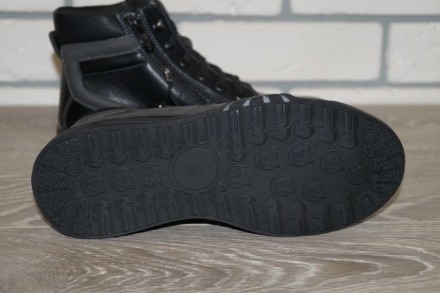 Стильные демисезонные ботинки чёрного цвета.

Ботинки пошиты из качественной и. . фото 7