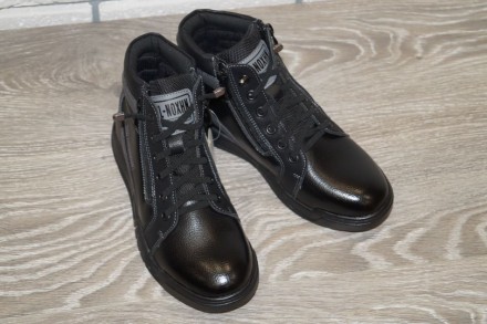 Стильные демисезонные ботинки чёрного цвета.

Ботинки пошиты из качественной и. . фото 5