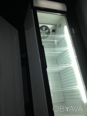Холодильні шафи - вітрини зі скляними дверима бу (холодильники - вертикальні віт. . фото 1