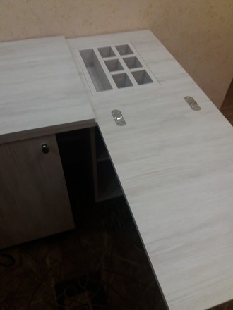 Раскладной передвижной стол для шитья на швейной машинки изготавливается из лами. . фото 2