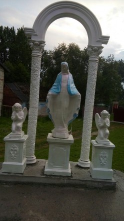 Скульптура Покрова Пресвятої Богородиці 
Висота -1,420м, вага 200кг. 
Переваги. . фото 2