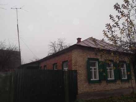 Дом расположен возле реки Десна в городе Остер Черниговской области. Дом деревян. . фото 3