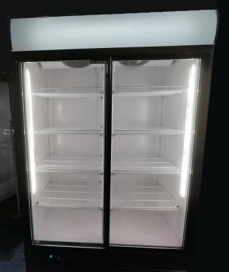 Вертикальня витрина, холодильный шкаф 60-140см размер по ширине двери.
Высота в. . фото 4