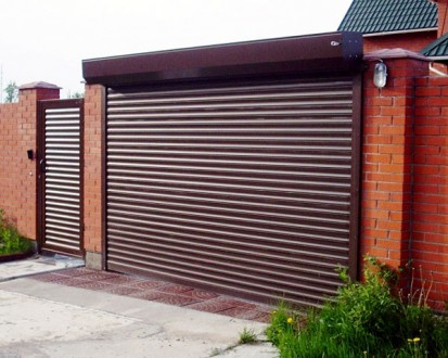 Роллетные ворота зачастую используются для установки их в проемах складских и пр. . фото 3