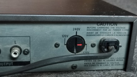Wega T700 - FM Stereo / FM-AM Tuner.Размеры в мм B / H / D : 430 / 80 / 328
Вес. . фото 7