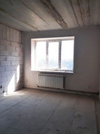 Продається 2-х кімнатна квартира в стані сирця
Новобудова,будинок повністю засе. . фото 2