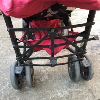 Импортная детская коляска в отличном рабочем состоянии.. . фото 6