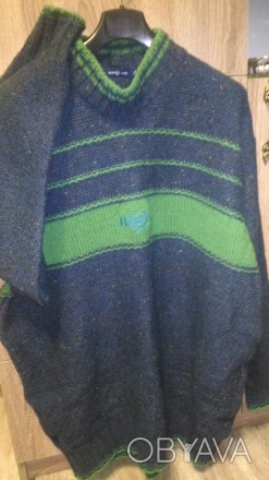 Продам мужской свитер темно-синего цвета с зелеными полосами. Шерсть. На размер . . фото 1