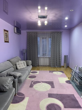 VIP 3 ком. кв. 100 м2, кухня 20 м2, метро Позняки. Київ. фото 1 VIP 3 ком. кв. 100 м2, кухня 20 м2, метро Позняки. Київ. фото 1