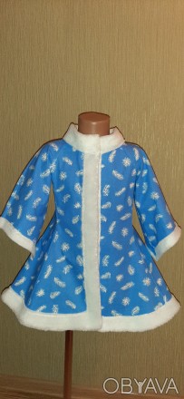 продам детский костюм снегурочки, ситец и мех, застежка на липучке, длинна плать. . фото 1