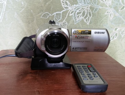 Продам видеокамеру SONY. Затемнённый дисплей, слабый аккумулятор.. Северодонецк. фото 1 Продам видеокамеру SONY. Затемнённый дисплей, слабый аккумулятор.. Северодонецк. фото 1