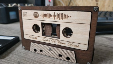 Аудиокассеты (cassette) - Деревянная кассета Spotify. Размер оригинала.Гравировк. . фото 4
