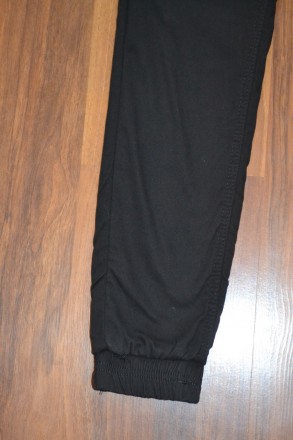 Черные котоновые школьные брюки для мальчика на флисе
Пояс на широкой мягкой рез. . фото 7