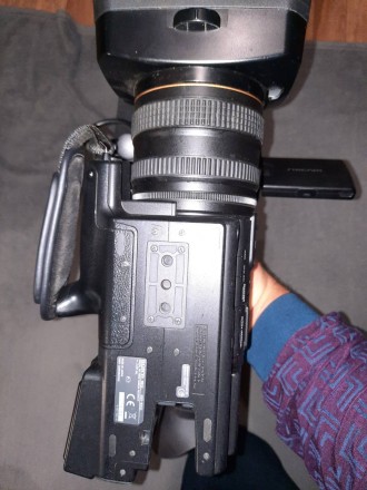 Продаю Видеокамеру Sony HXR-NX5E - профессиональный камкордер.
Время наработки . . фото 4