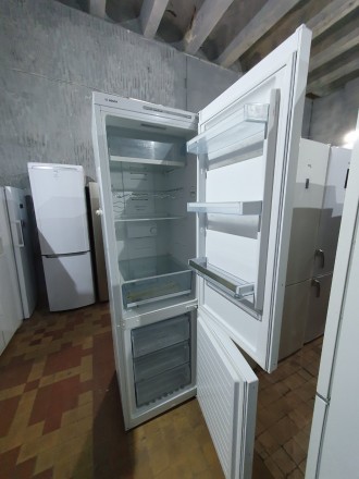 Основні характеристики

Тип холодильника Двокамерний
Загальний об'єм хол. . фото 13