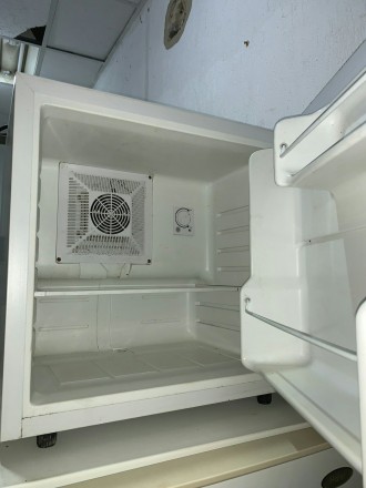 Тип холодильника однокамерний.
Колір білий
Клас енергоспоживання A++
Морозиль. . фото 6
