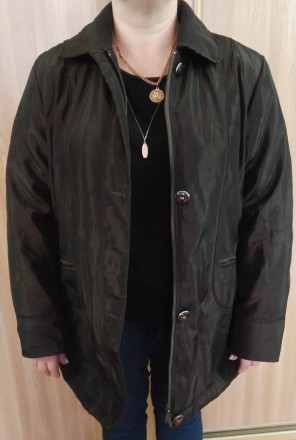 Продам добротную новую демисезонную женскую куртку.

Размер ХХL (50 евро.) или. . фото 2