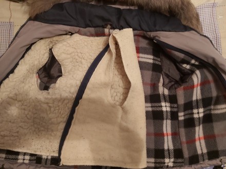 Зимний костюм детский, для мальчика, куртка с капюшоном и желеткой из овчинки,бр. . фото 4