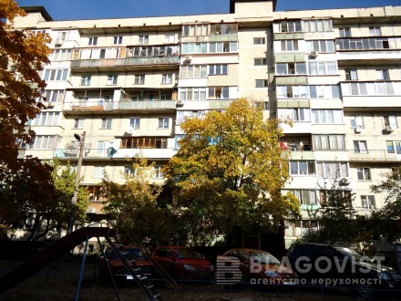 2-х комн раздельная с большим балконом. Киев. фото 1 2-х комн раздельная с большим балконом. Киев. фото 1