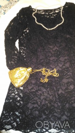 Продам маленькое черное платье (гипюр с серебристым люрексом) на чехле, притален. . фото 1