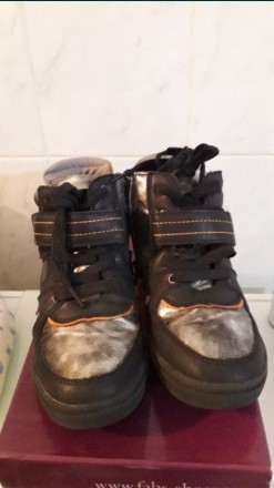демисезонные ботиночки на молнии и шнуровке. в хорошем состоянии.не потёртые, не. . фото 6