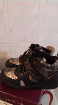 демисезонные ботиночки на молнии и шнуровке. в хорошем состоянии.не потёртые, не. . фото 5