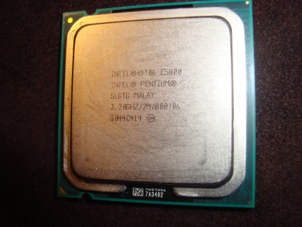 Intel Pentium E5800 сокет 775 в отличном рабочем состоянии для настольных компью. . фото 2