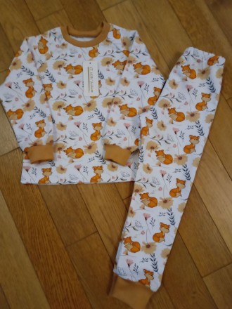 Гарненька піжамка з милими лисичками для ваших донечок.
Тканина трикотаж 100% б. . фото 2