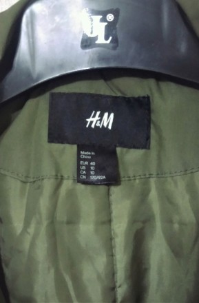 Демисезонная куртка бренда H&M с ремешком на талии.
Капюшон отстегивается, . . фото 6