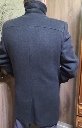 Продам мужское пальто темно-серого цвета в хорошем состоянии, не затертое. Тепло. . фото 4