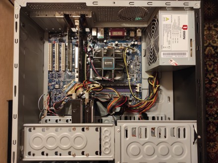 Комплект Gigabyte/AMD Sempron 2500+/1GB/NVIDIA GeForce FX 5200. Берегово. фото 1 Комплект Gigabyte/AMD Sempron 2500+/1GB/NVIDIA GeForce FX 5200. Берегово. фото 1