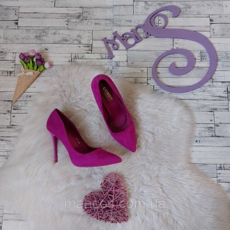 Туфли Comer розовые фуксия на шпильке
в идеальном состоянии
Размер 38,по стельке. . фото 2