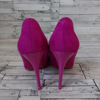 Туфли Comer розовые фуксия на шпильке
в идеальном состоянии
Размер 38,по стельке. . фото 8