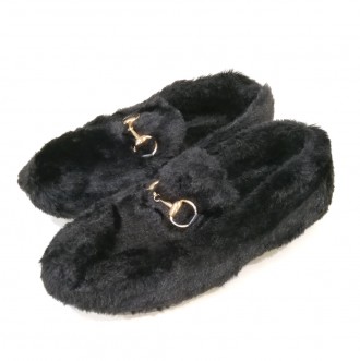 Тапочки мокасины женские черные с мехом.
Домашняя обувь в интернет-магазине Modn. . фото 2