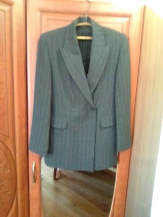 Продам фирменный пиджак для женщин Yumi_Mazao Paris 46 р.( на бирке 40 европ. ра. . фото 2