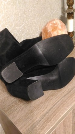 Продам сапоги-чулки замшевые черного цвета. размер указан 40, длина стельки 25,5. . фото 4