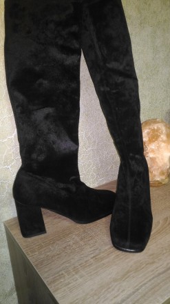 Продам сапоги-чулки замшевые черного цвета. размер указан 40, длина стельки 25,5. . фото 2