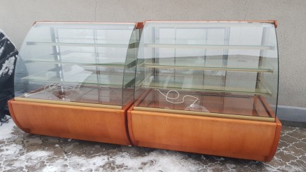Вітрина кондитерська Igloo,польського виробництва,в гарному стані, ширина 1,40 с. . фото 3