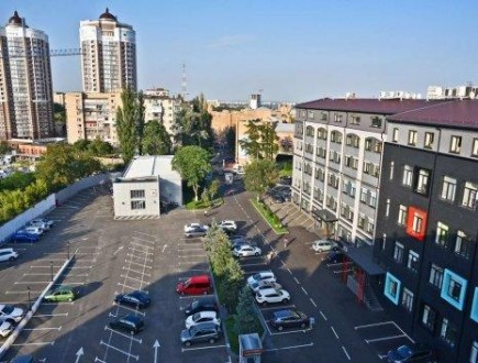 Офисы, 300 м.кв.. Центр. фото 11 Аренда просторного офиса в центре Киева в Бизнес центре класса " В + " по адресу. Центр. фото 11