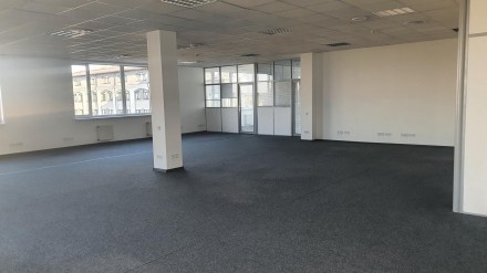 Офисы, 380 м.кв.. Центр. фото 3 Аренда светлого офиса в центре Киева в Бизнес центре класса " В + " по адресу ул. Центр. фото 3
