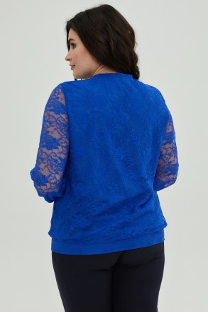 Блуза выполнена из гипюра. Растяжимость ткани низкая. Фасон блузы характеризуетс. . фото 7