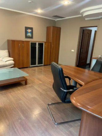 Сдам офис 320м2, ул. Юрия Ильенко 12а, метро Лукьяновка. Киев. фото 1 Сдам офис 320м2, ул. Юрия Ильенко 12а, метро Лукьяновка. Киев. фото 1